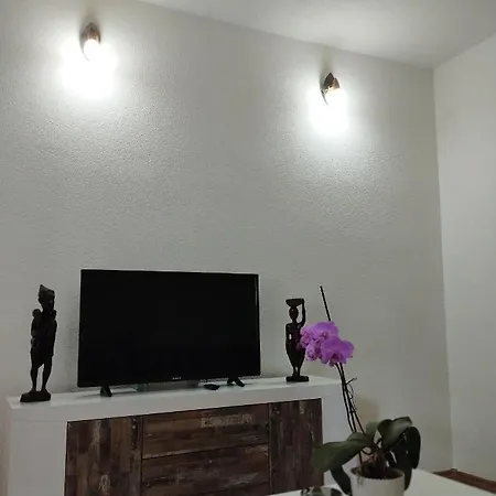 Apartamento Repose Apt In Centre, With Free Private Parking And Patio *
