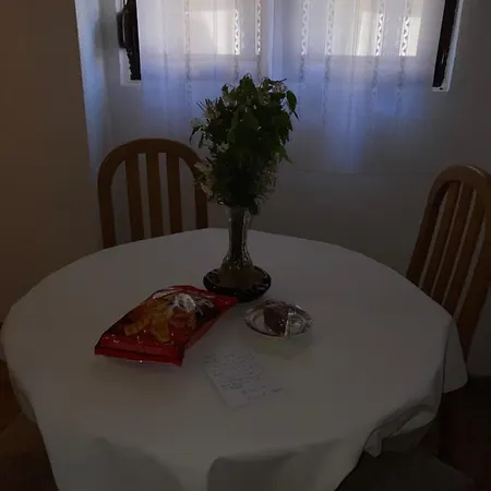 Apartamento Repose Apt In Centre, With Free Private Parking And Patio Mostar