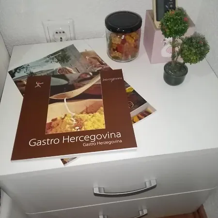 Apartamento Repose Apt In Centre, With Free Private Parking And Patio Mostar